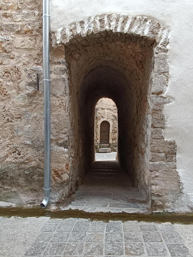 La Maison De La Traverse Saint-Guilhem-le-Desert Exteriör bild