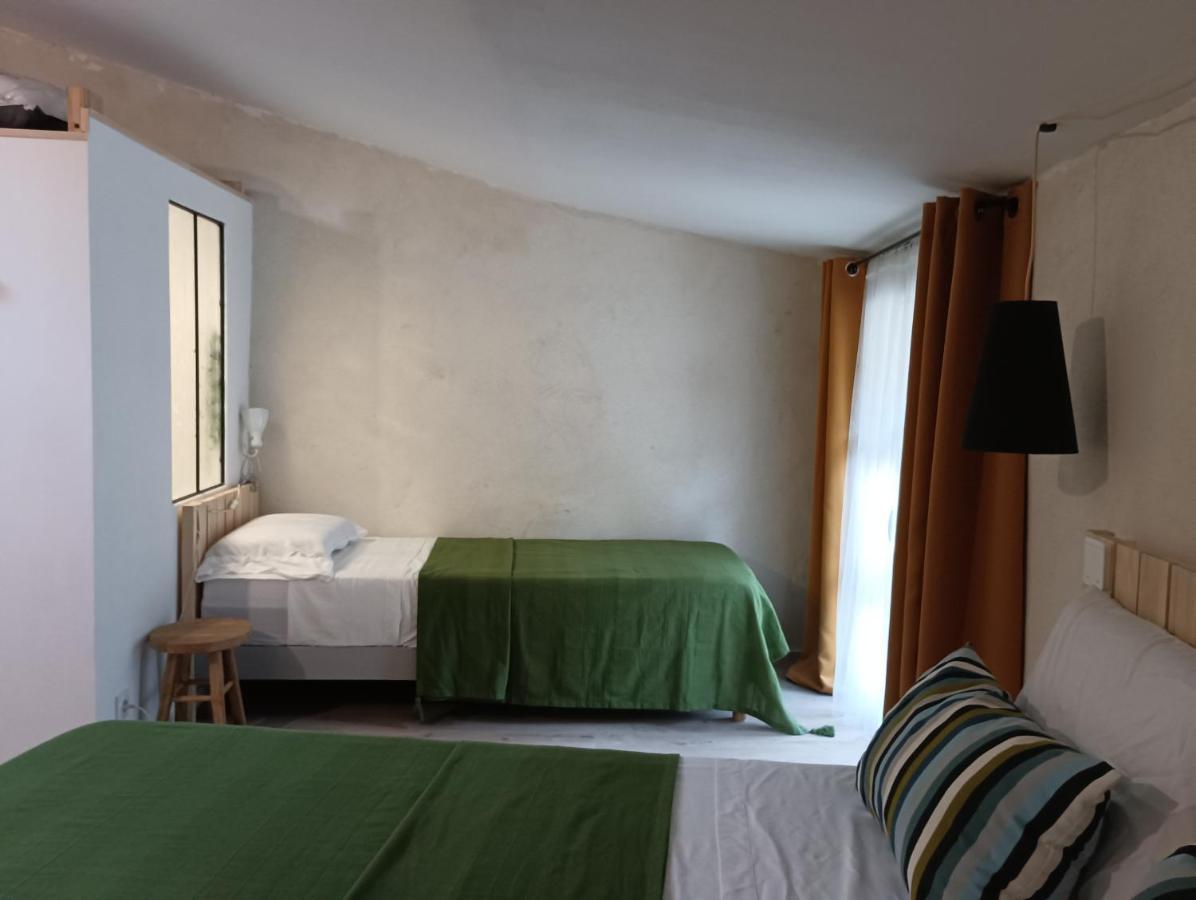 La Maison De La Traverse Saint-Guilhem-le-Desert Exteriör bild