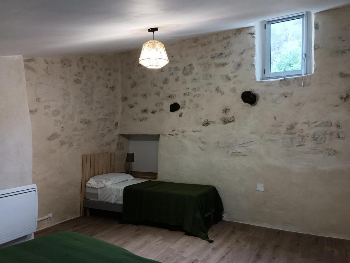 La Maison De La Traverse Saint-Guilhem-le-Desert Exteriör bild