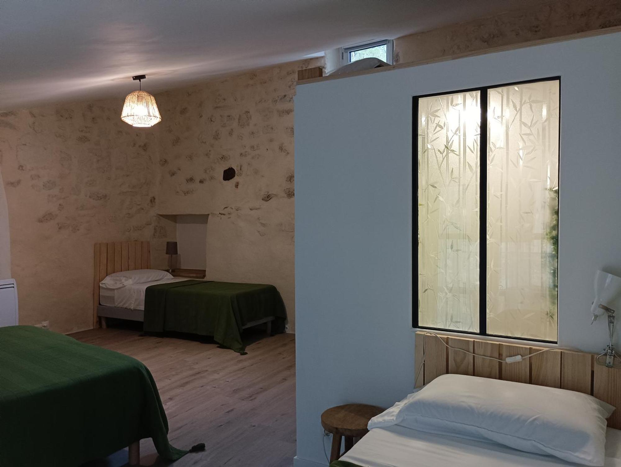 La Maison De La Traverse Saint-Guilhem-le-Desert Exteriör bild