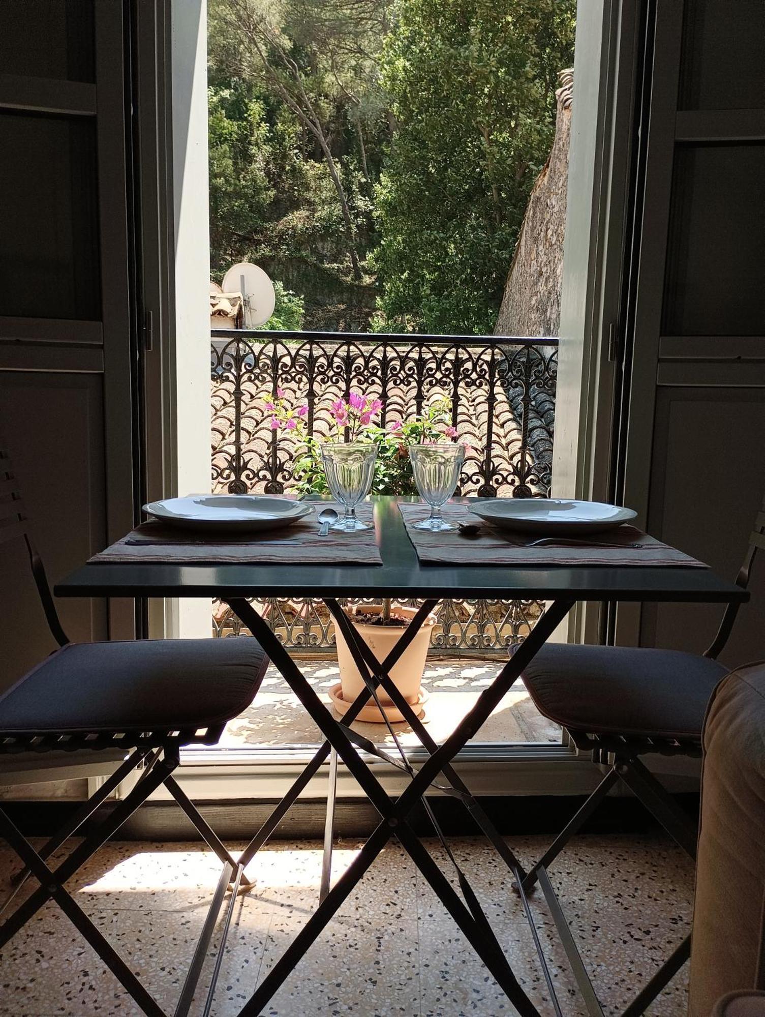 La Maison De La Traverse Saint-Guilhem-le-Desert Exteriör bild