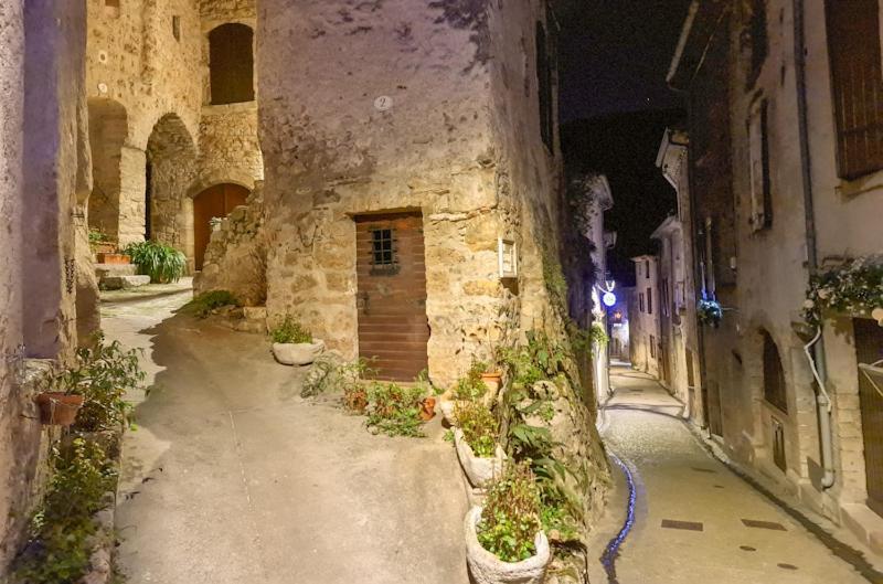 La Maison De La Traverse Saint-Guilhem-le-Desert Exteriör bild